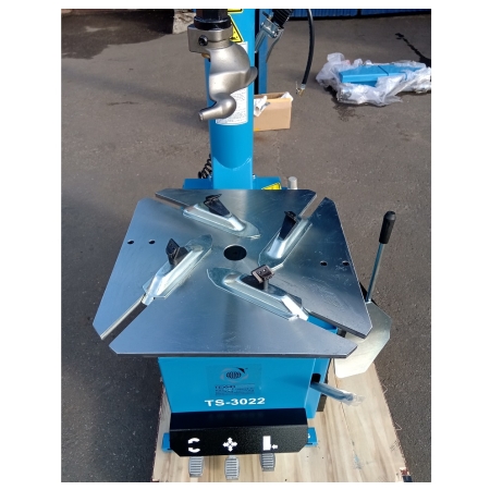 Комплект TS-3022 Станок шиномонтажный полуавтомат + Балансировочный станок автомат TS-600