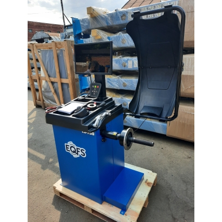 ES-750 Балансировочный станок для легковых авто