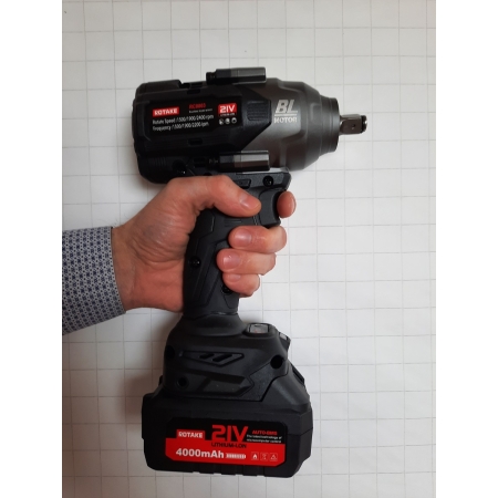 Гайковерт аккумуляторный RC8803