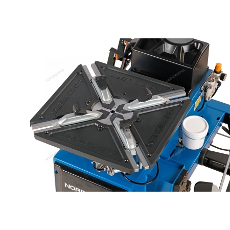 Станок шиномонтажный полуавтомат, двухскоростной, стол с накладками, взрывная накачка, 380 В, синий 4639B 380 (NORDBERG)