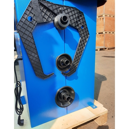 ES-750 Балансировочный станок для легковых авто