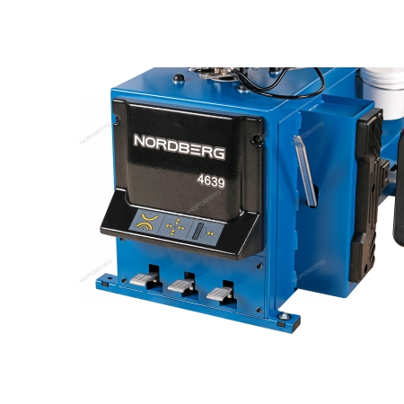 Станок шиномонтажный полуавтомат, двухскоростной, стол с накладками, взрывная накачка, 380 В, синий 4639B 380 (NORDBERG)