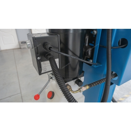 Подъемник четырехстоечный 6,5 т, для сход-развала, синий 4465B (NORDBERG)