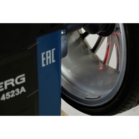 Станок балансировочный автомат с дисплеем 4523A (NORDBERG)