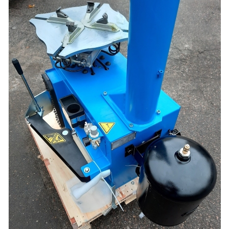 Комплект ES-3923A Шиномонтажный станок полуавтомат + ES-600 Балансировочный станок автомат