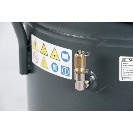 Компрессор вертикальный поршневой с ременной передачей 380 В, ресивер 100 л, 580 л/мин  NCPV100/580 (NORDBERG)