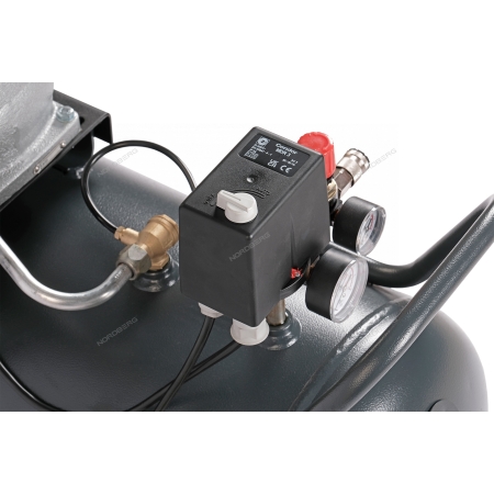 Компрессор поршневой с ременной передачей, 380 В, ресивер 100 л, 420 л/мин NCP100/420 (NORDBERG)