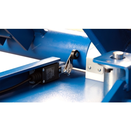 Ножничный подъемник автомобильный 3т напольный 380в N632-3B