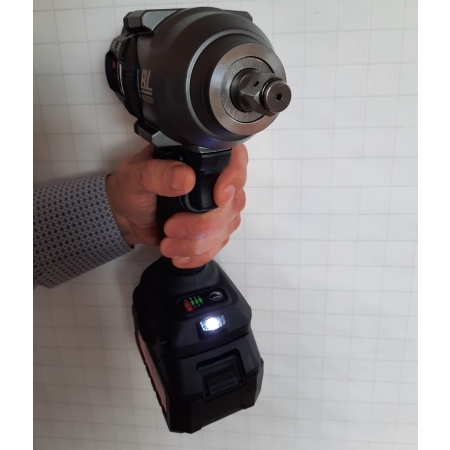 Гайковерт аккумуляторный RC8803