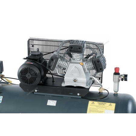 Компрессор поршневой с ременной передачей 380 В, ресивер 200 л, 580 л/мин NCP200/580 (NORDBERG)