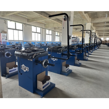 ES-750 Балансировочный станок для легковых авто